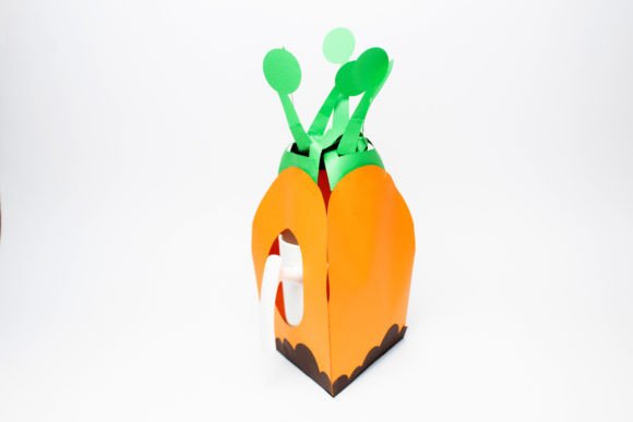 15oz Carrot-shaped Mug Box: 3D SVG for Birthdays